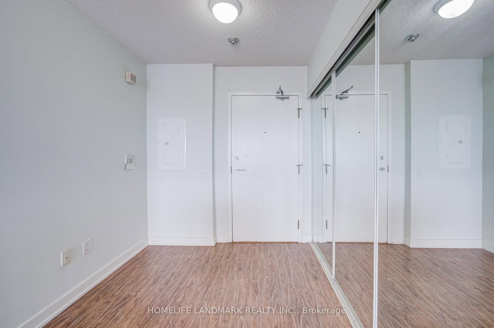 15 Singer Court, Unit 305 thumbnail 9