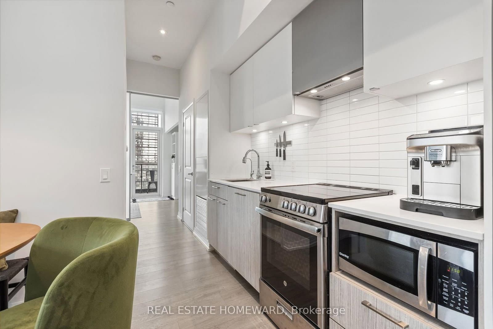 251 Jarvis Street, Unit 2006 thumbnail 4