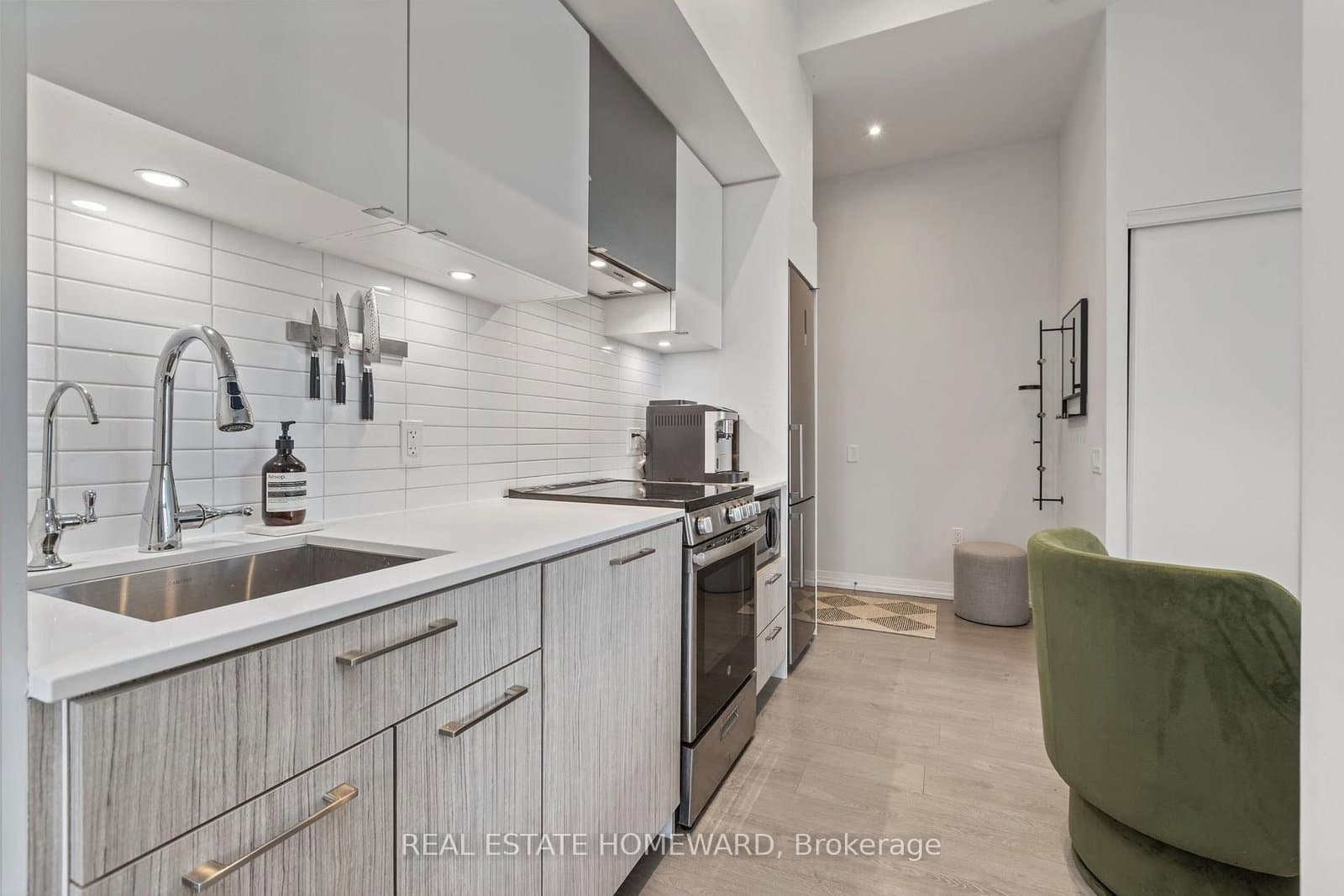 251 Jarvis Street, Unit 2006 thumbnail 5