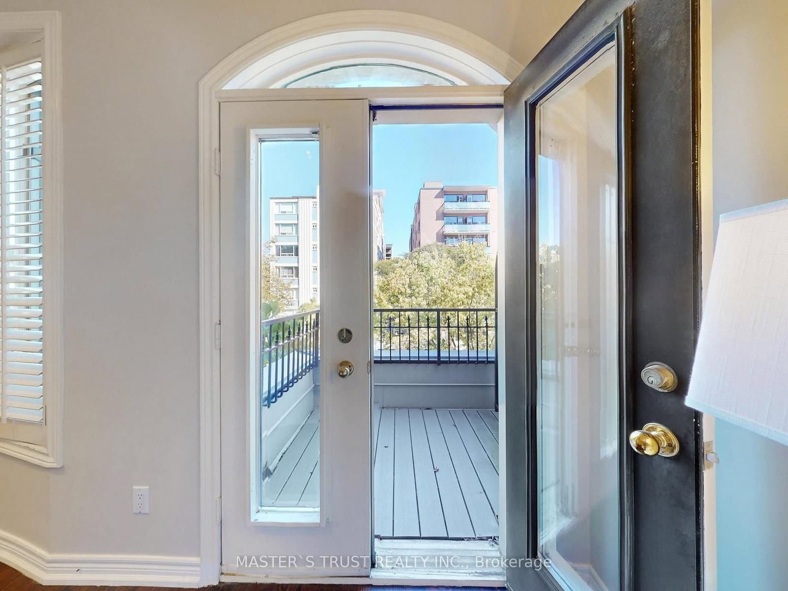 260 Russell Hill Road, Unit 11 thumbnail 14