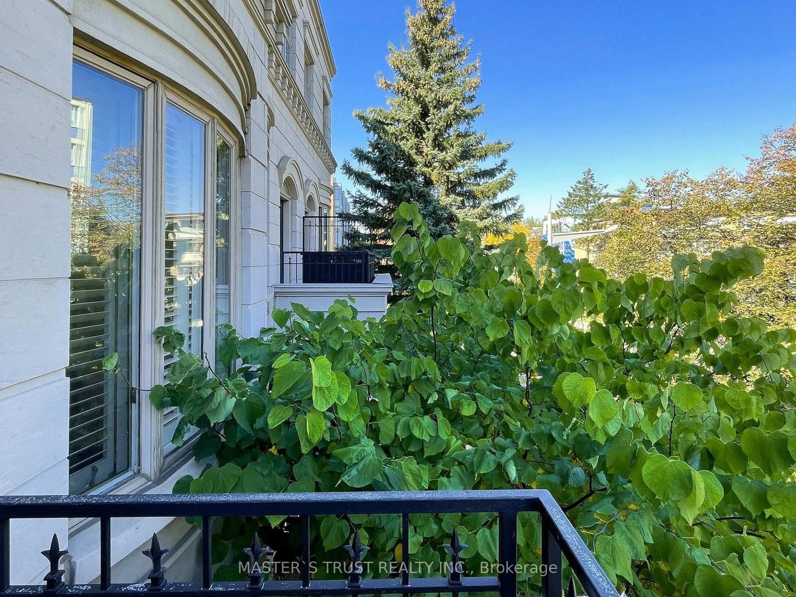 260 Russell Hill Road, Unit 11 thumbnail 15