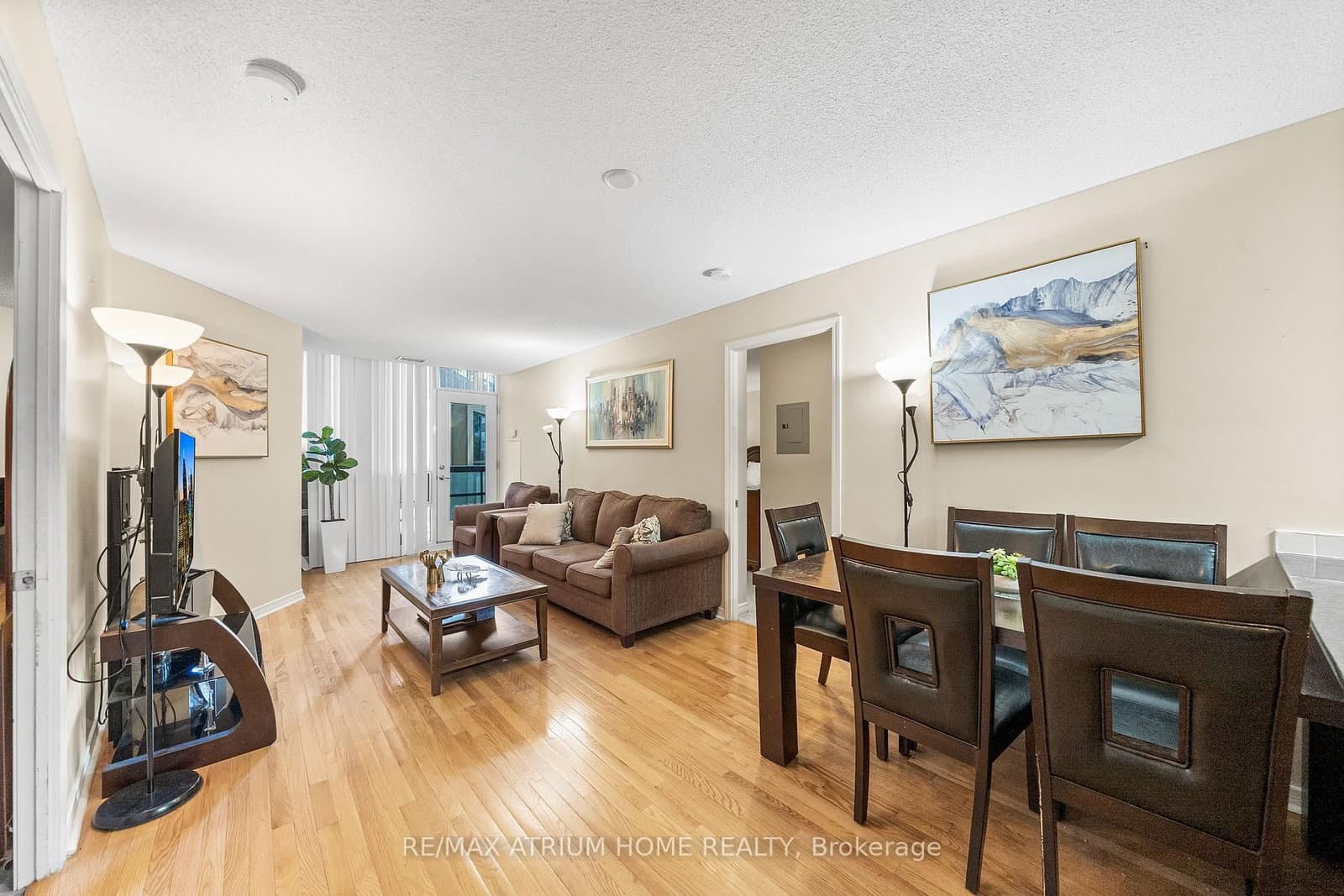 509 Beecroft Road, Unit 317 thumbnail 2