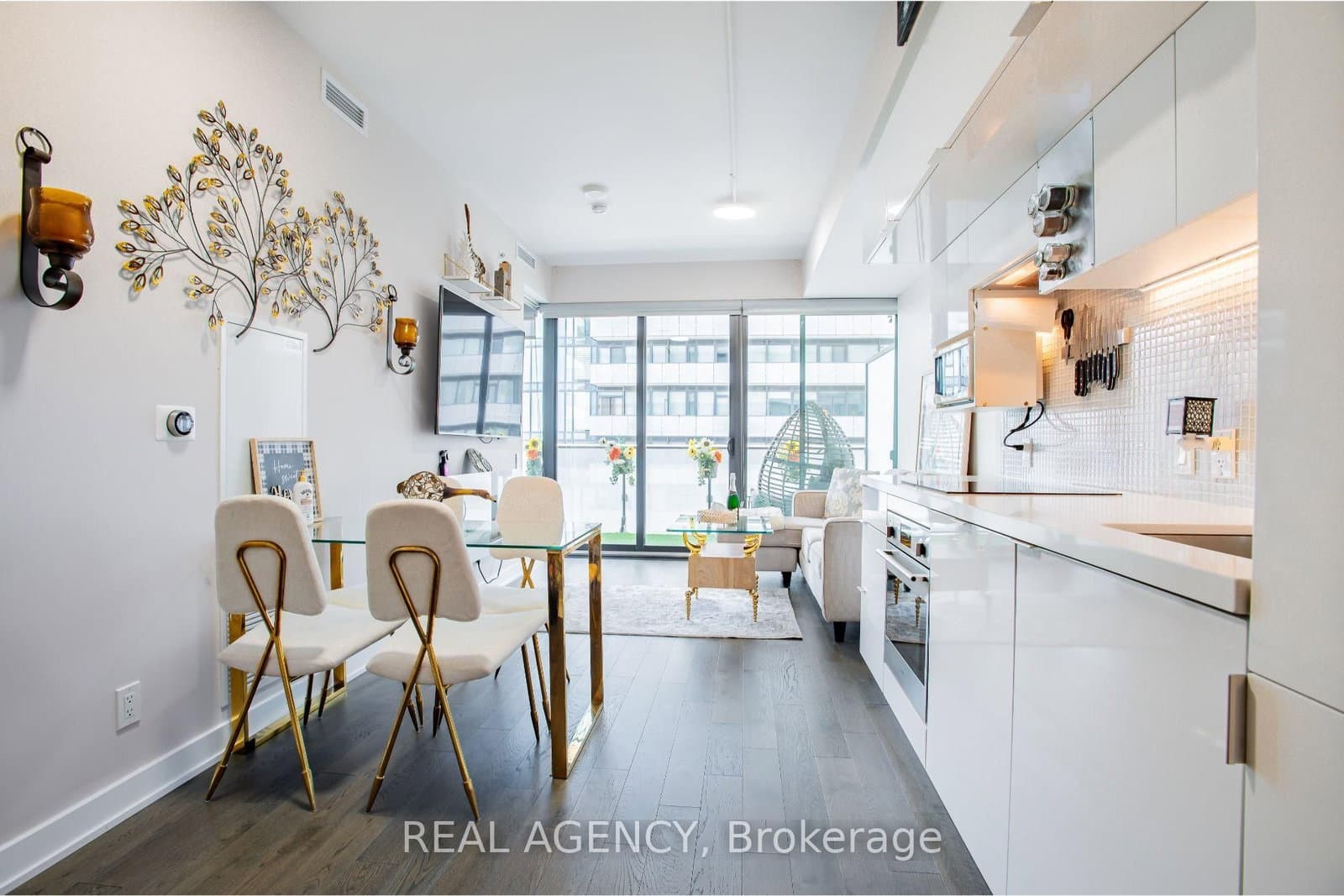 185 Roehampton Avenue, Unit 2512 thumbnail 12