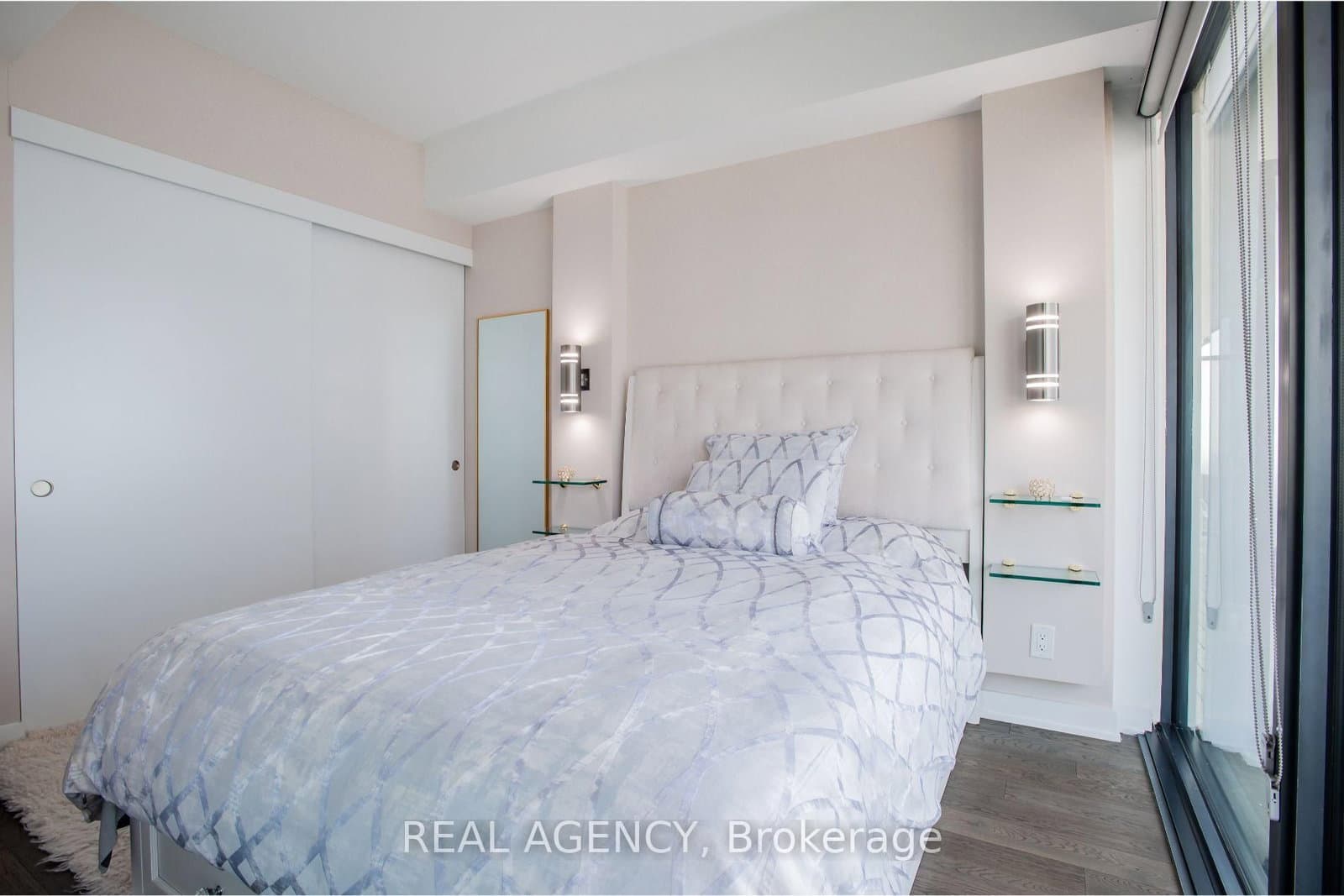 185 Roehampton Avenue, Unit 2512 thumbnail 21