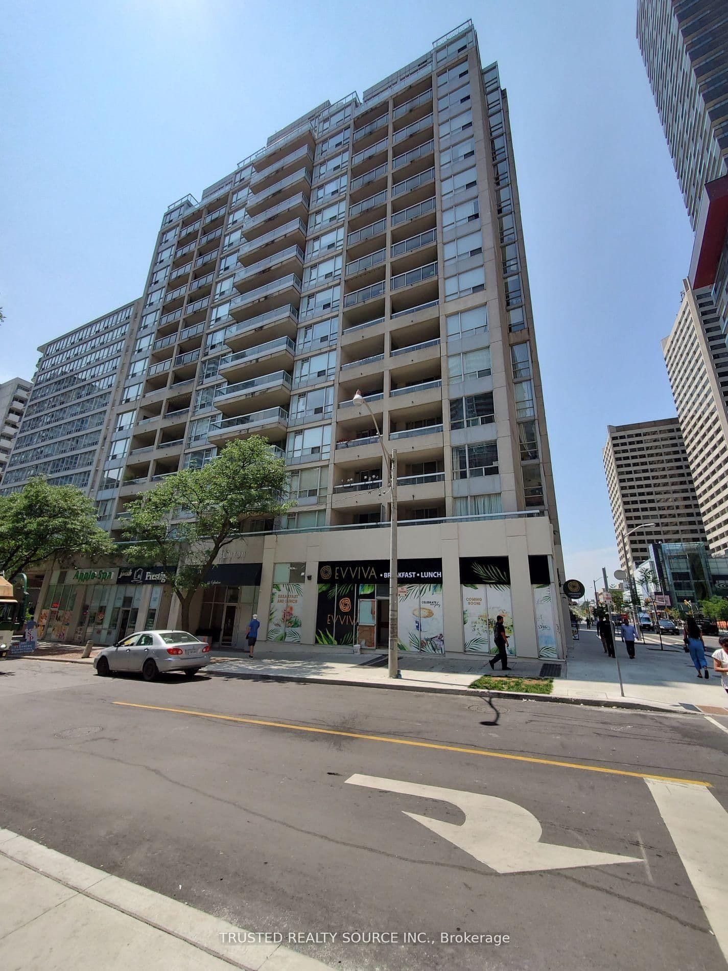 43 Eglinton Avenue E, Unit 1808 thumbnail 3