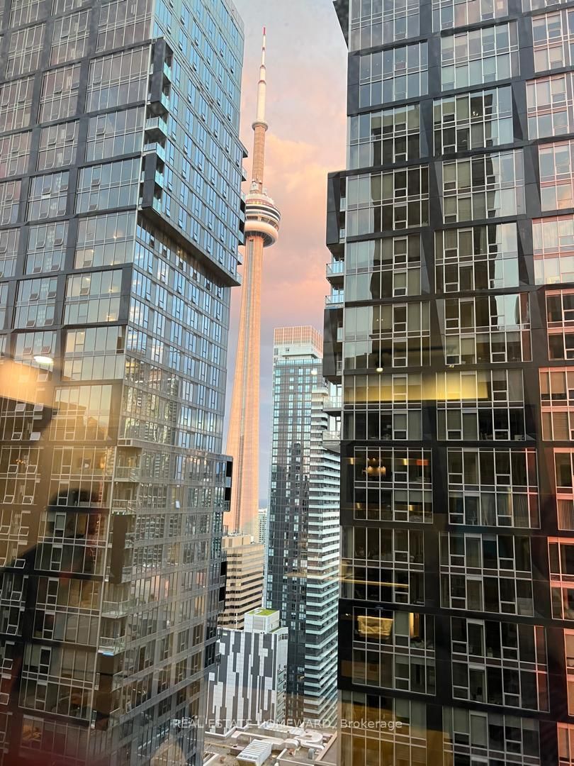 327 King Street W, Unit 2903 thumbnail 14