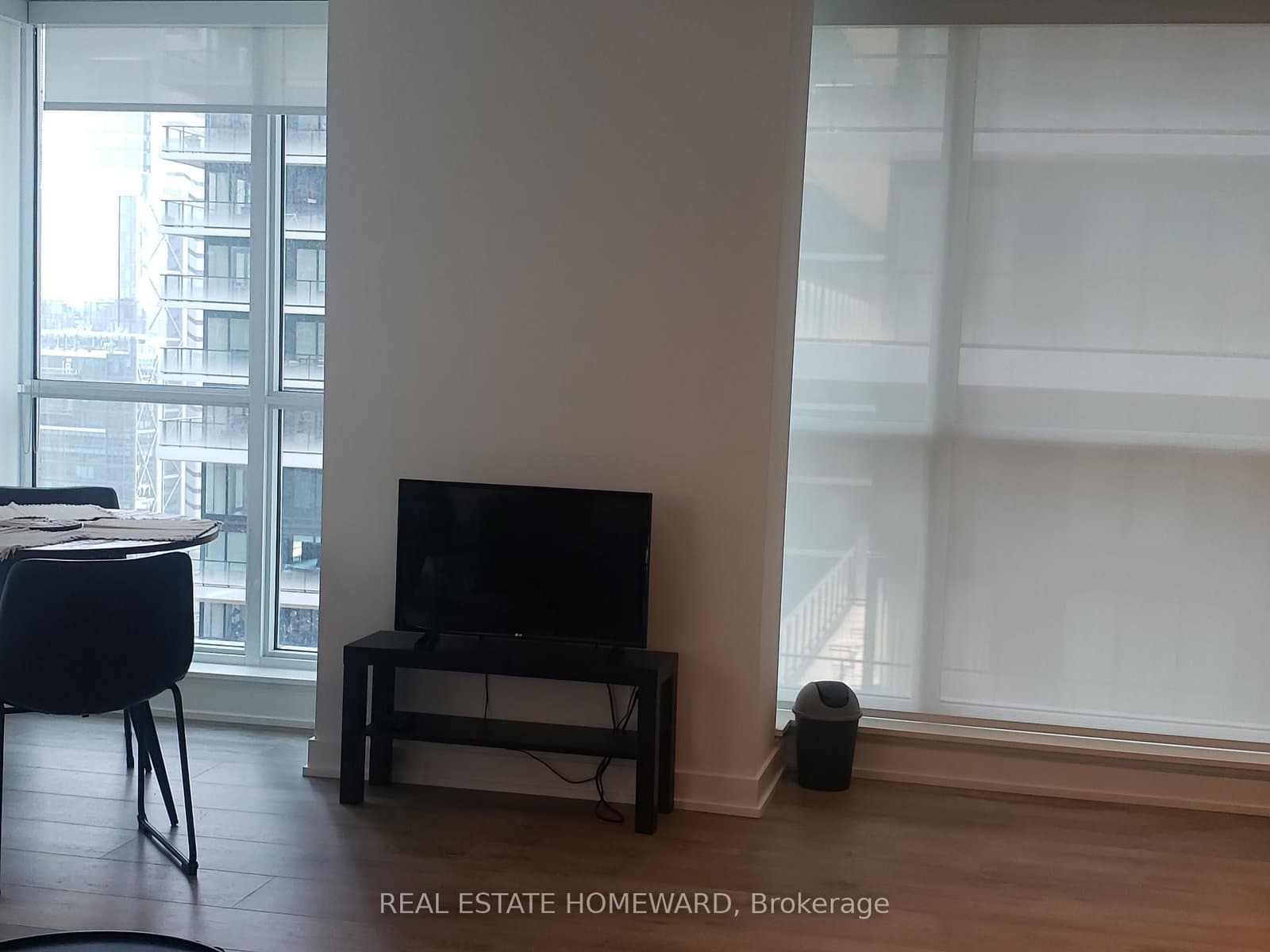 327 King Street W, Unit 2903 thumbnail 4