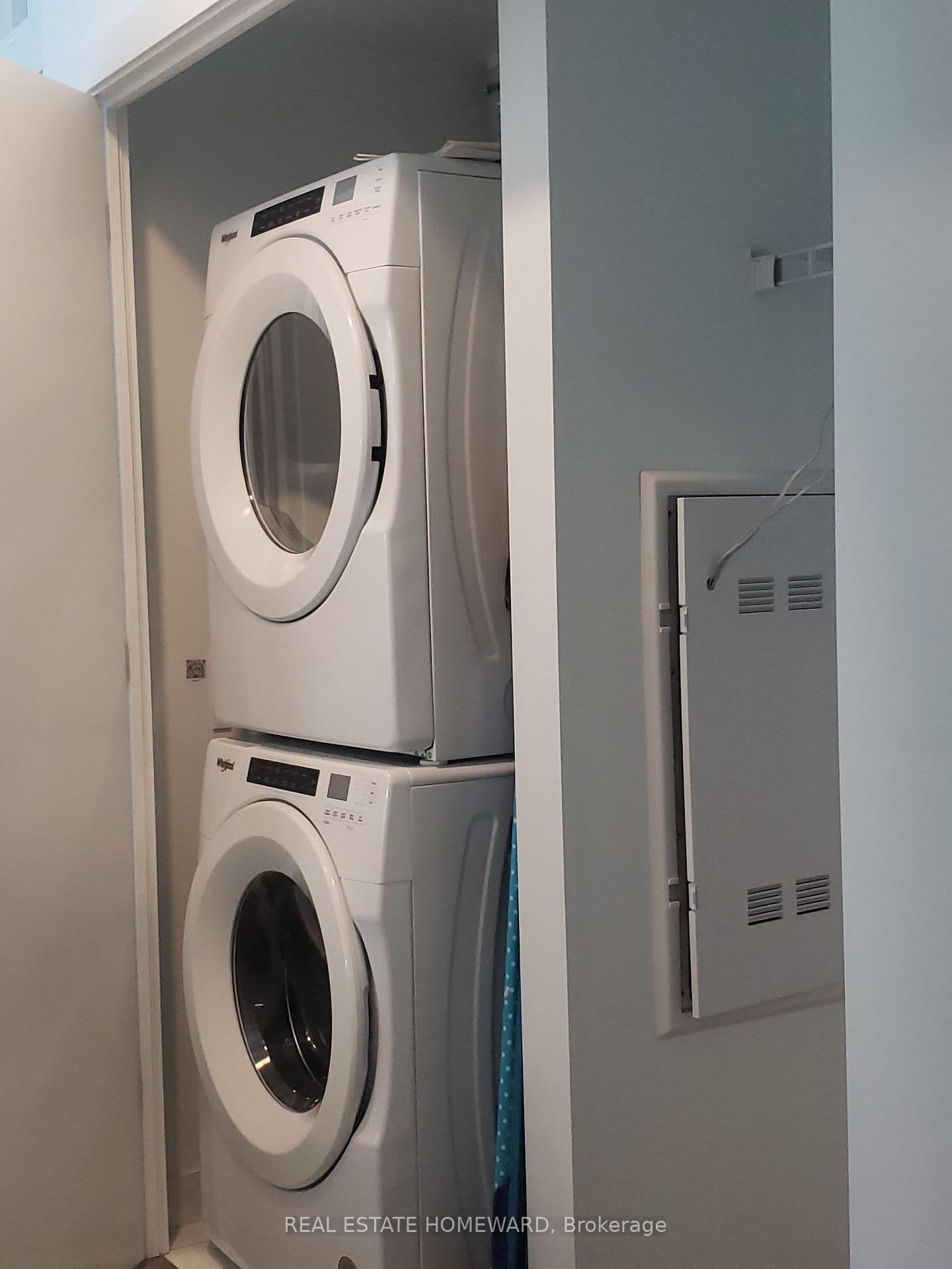 327 King Street W, Unit 2903 thumbnail 5