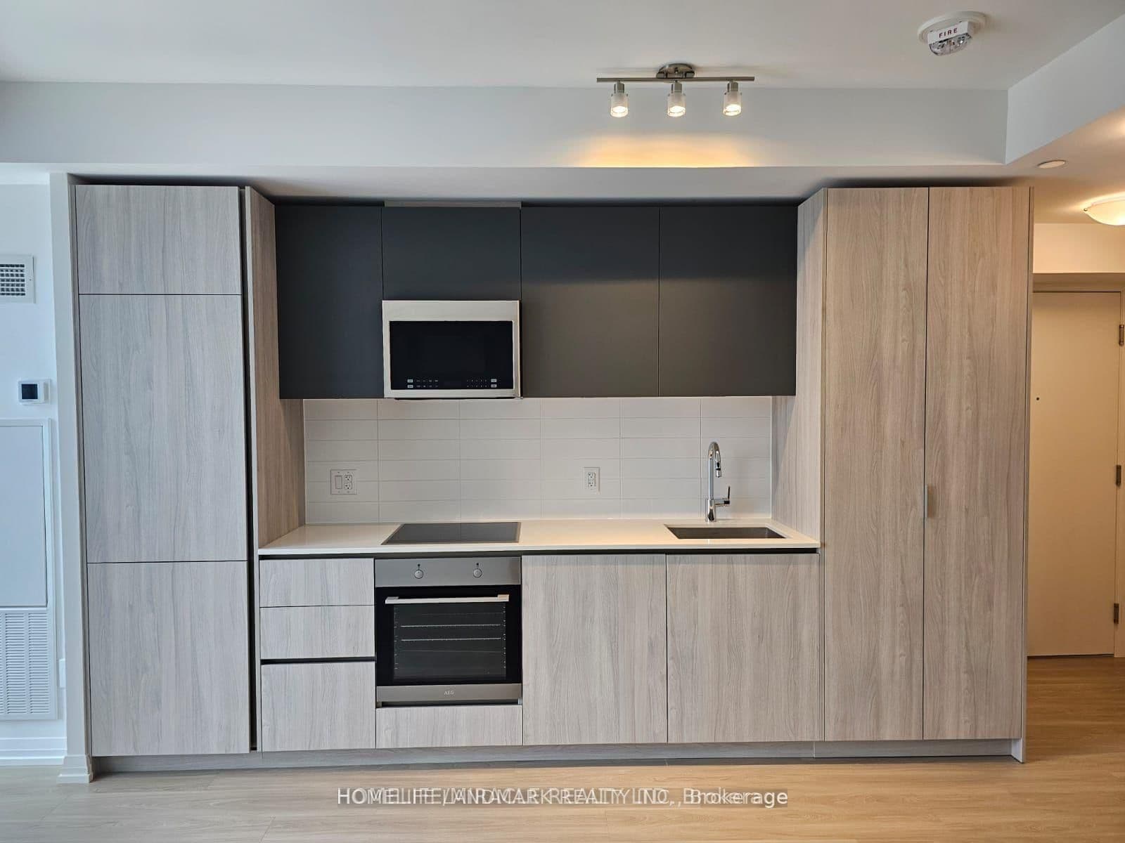 8 Widmer Street, Unit 3501 thumbnail 3