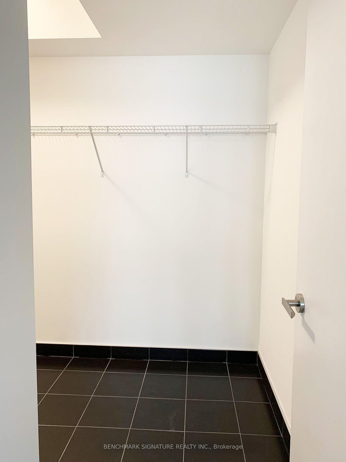 77 Shuter Street, Unit 513 thumbnail 10