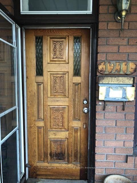1211 College Street, Unit Upper thumbnail 3