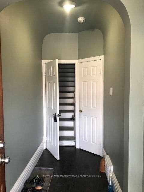 1211 College Street, Unit Upper thumbnail 4