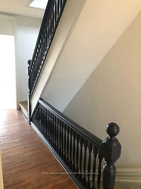 1211 College Street, Unit Upper thumbnail 8