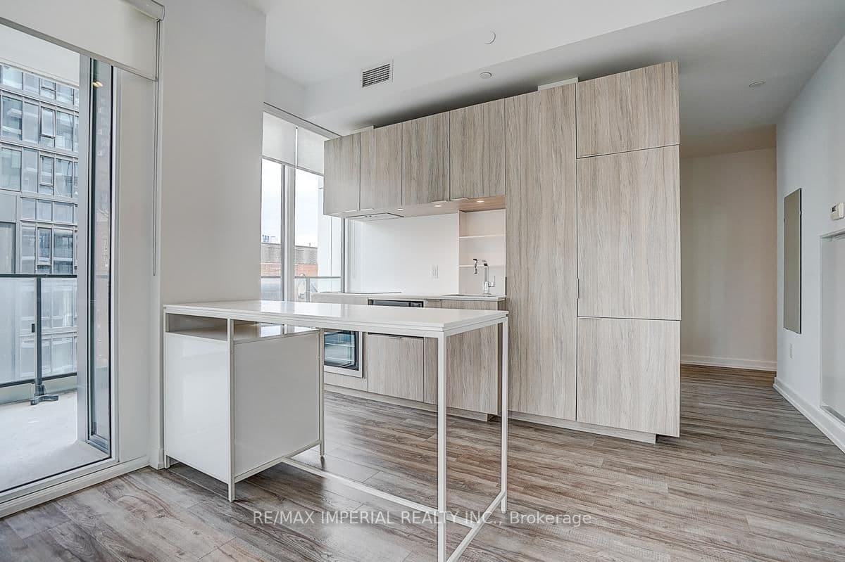 77 Shuter Street, Unit 710 thumbnail 10