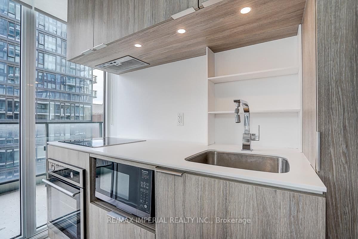 77 Shuter Street, Unit 710 thumbnail 12