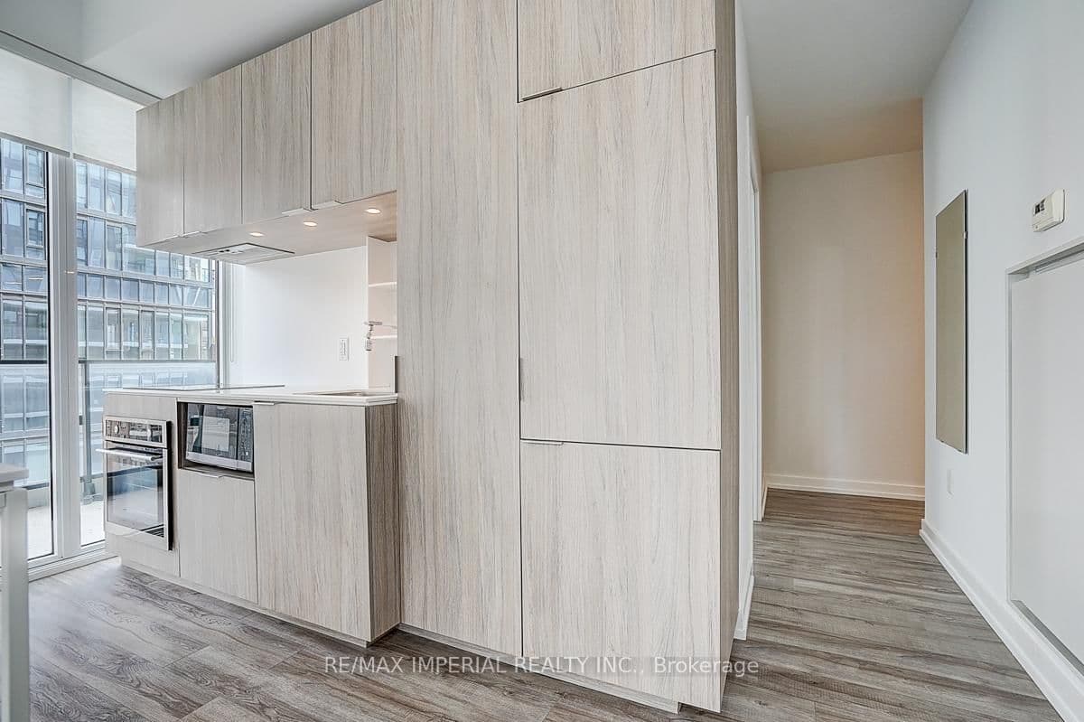 77 Shuter Street, Unit 710 thumbnail 16