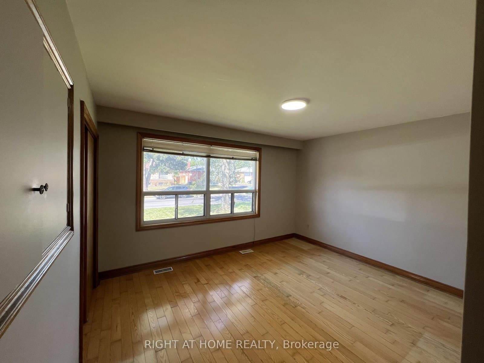 9 Dewlane Drive, Unit Main Floor thumbnail 13