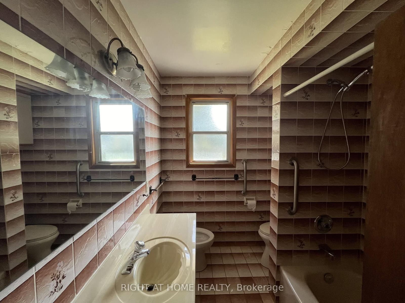 9 Dewlane Drive, Unit Main Floor thumbnail 15