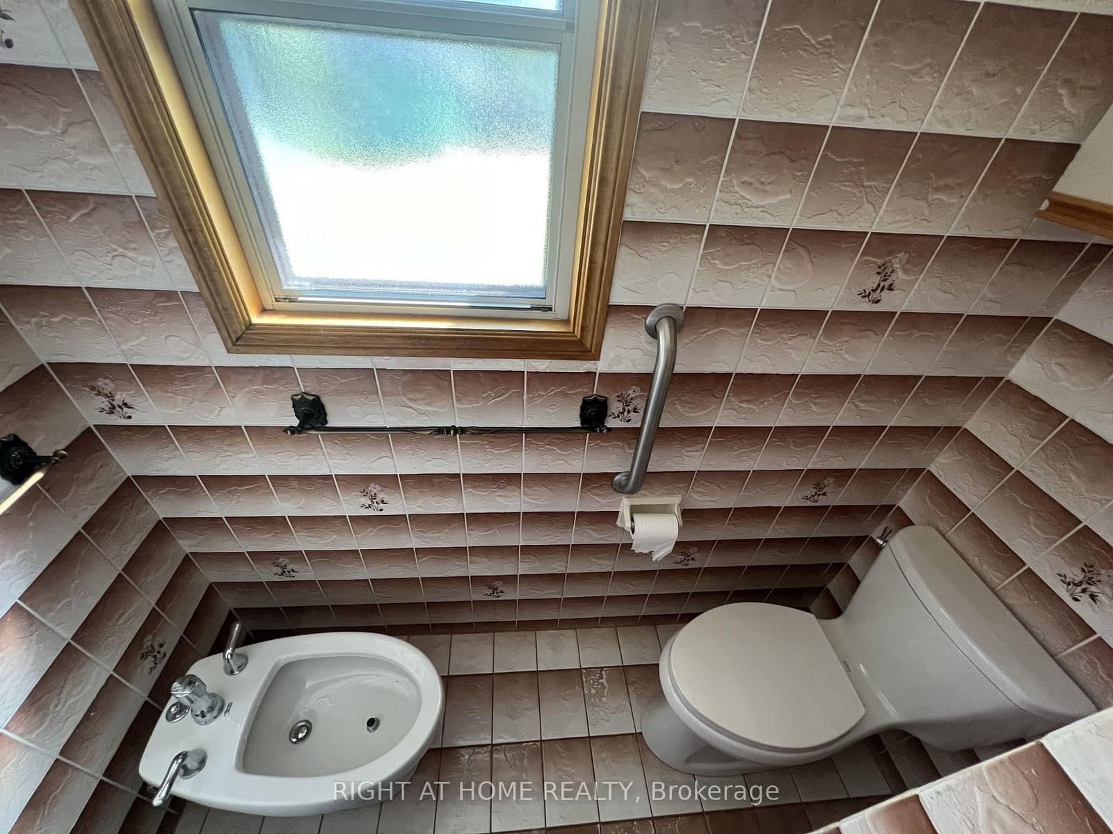 9 Dewlane Drive, Unit Main Floor thumbnail 16