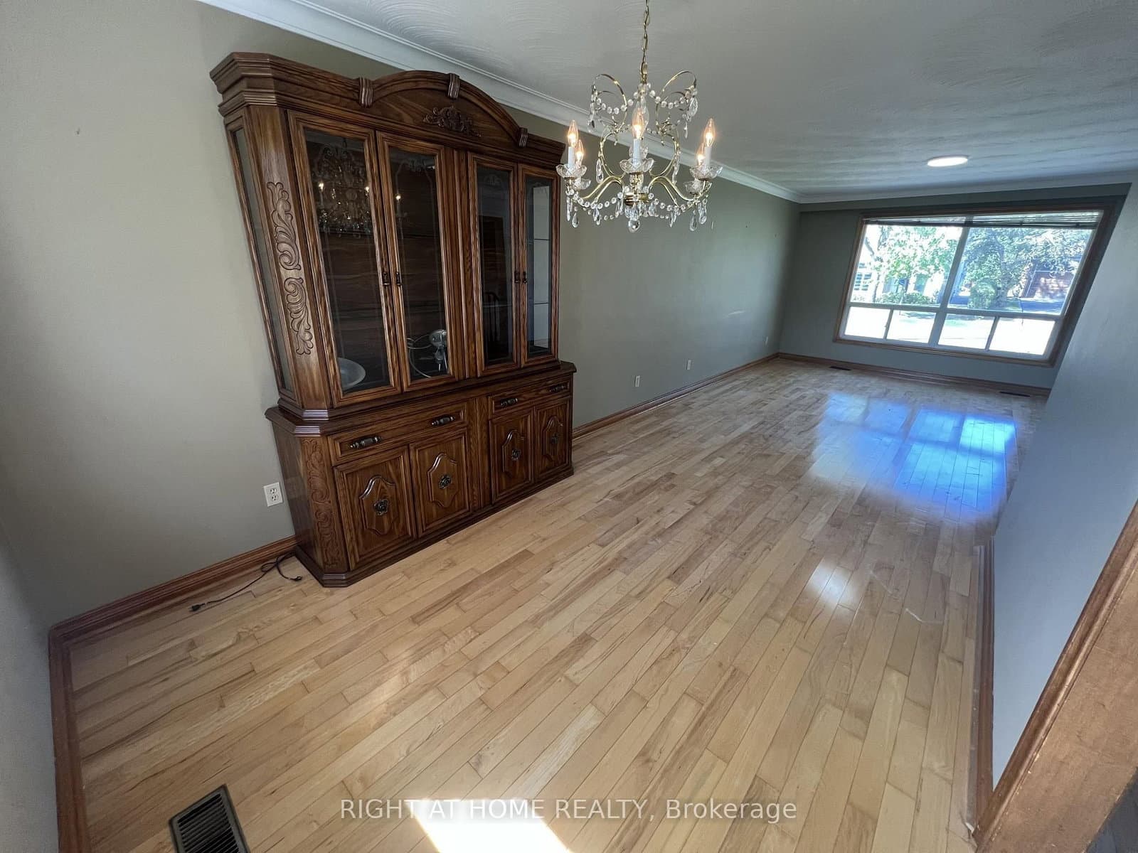 9 Dewlane Drive, Unit Main Floor thumbnail 5
