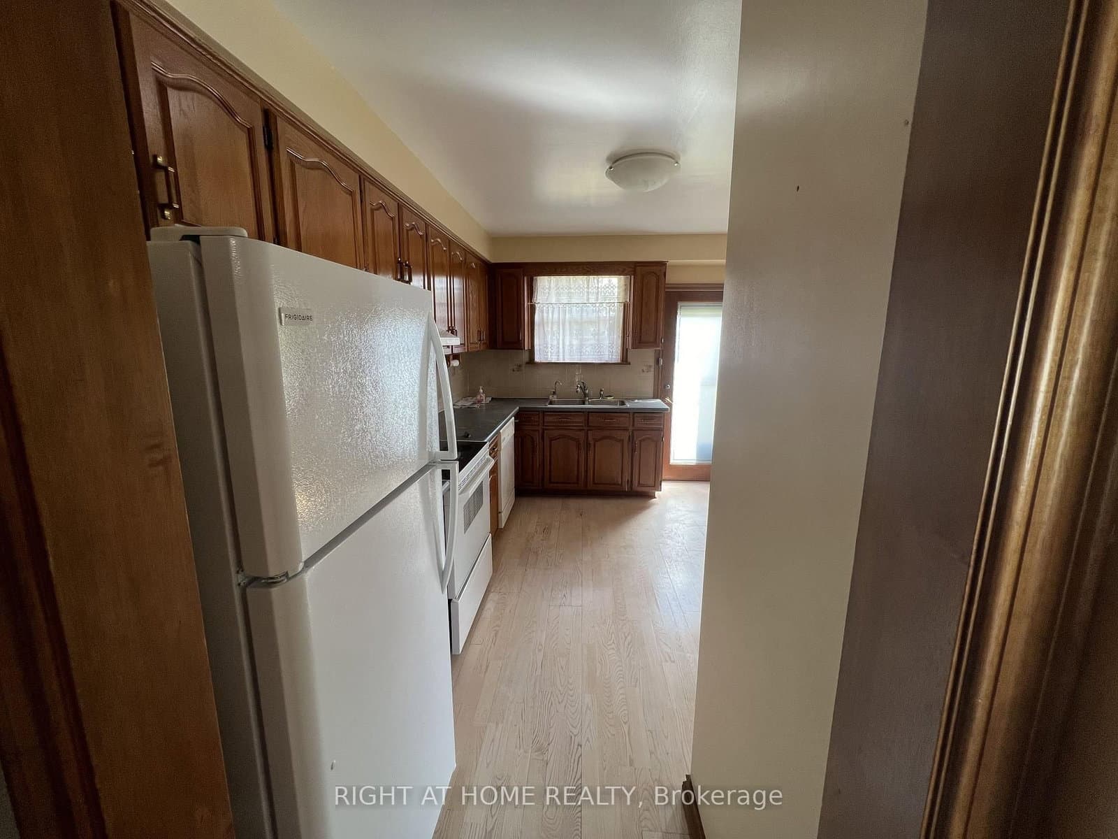 9 Dewlane Drive, Unit Main Floor thumbnail 9
