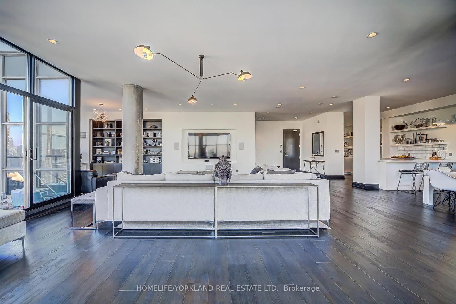 10 NW Navy Wharf Court NW, Unit PH02 thumbnail 15