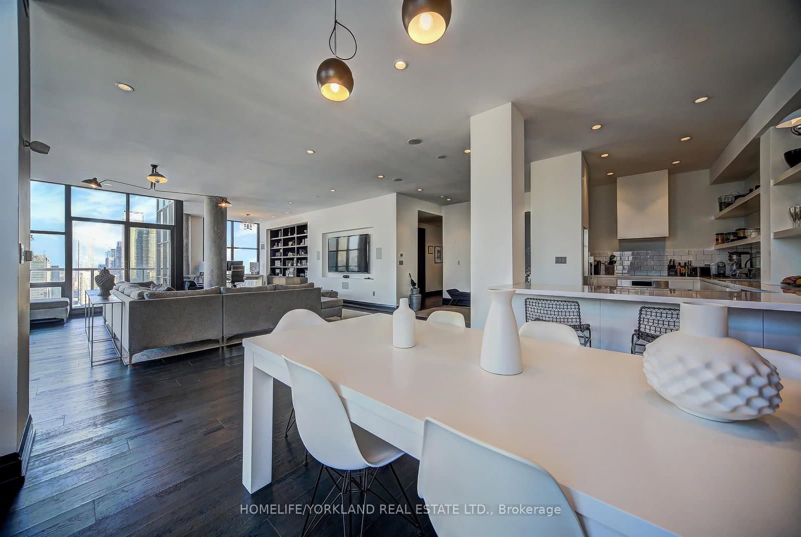 10 NW Navy Wharf Court NW, Unit PH02 thumbnail 22