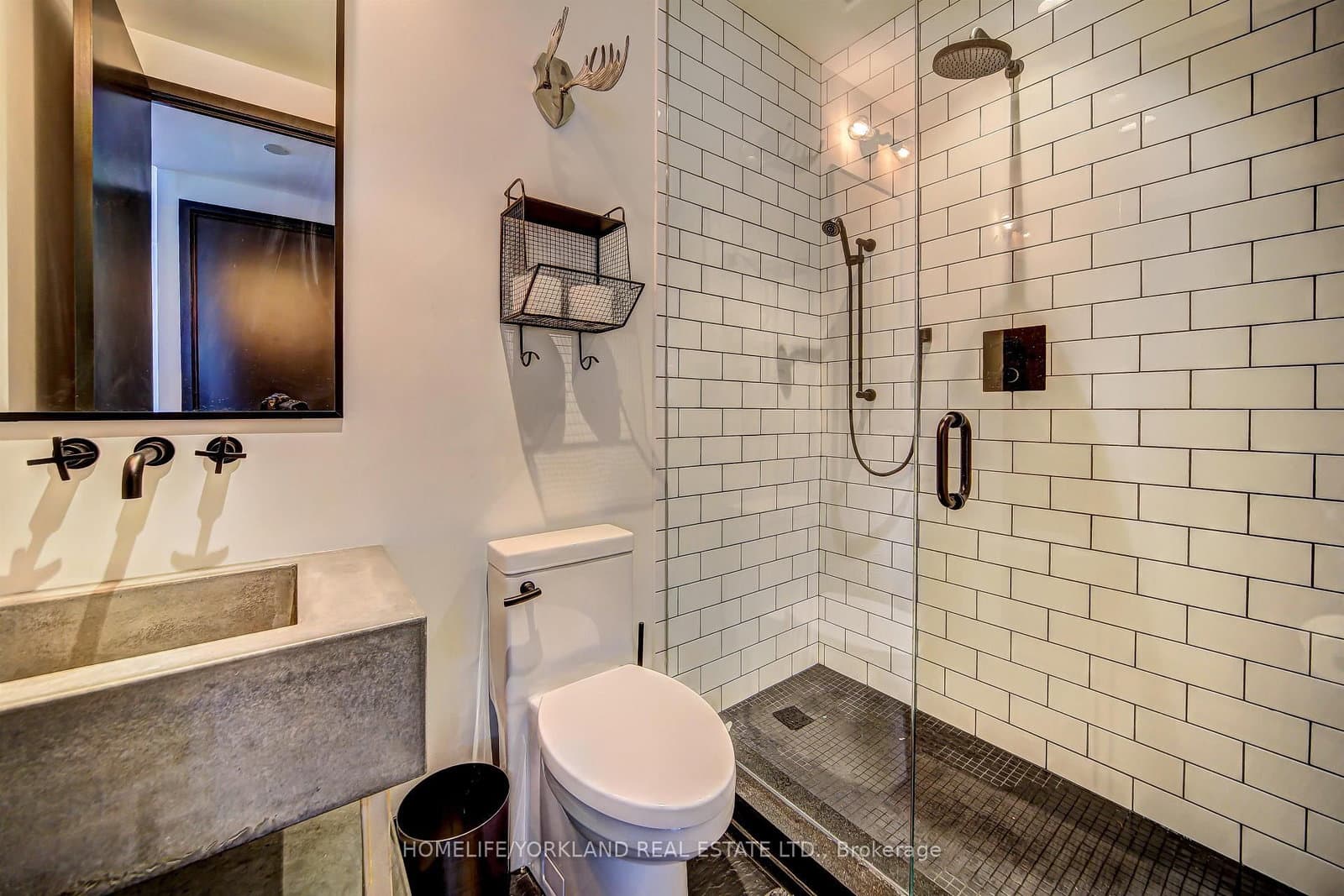 10 NW Navy Wharf Court NW, Unit PH02 thumbnail 28
