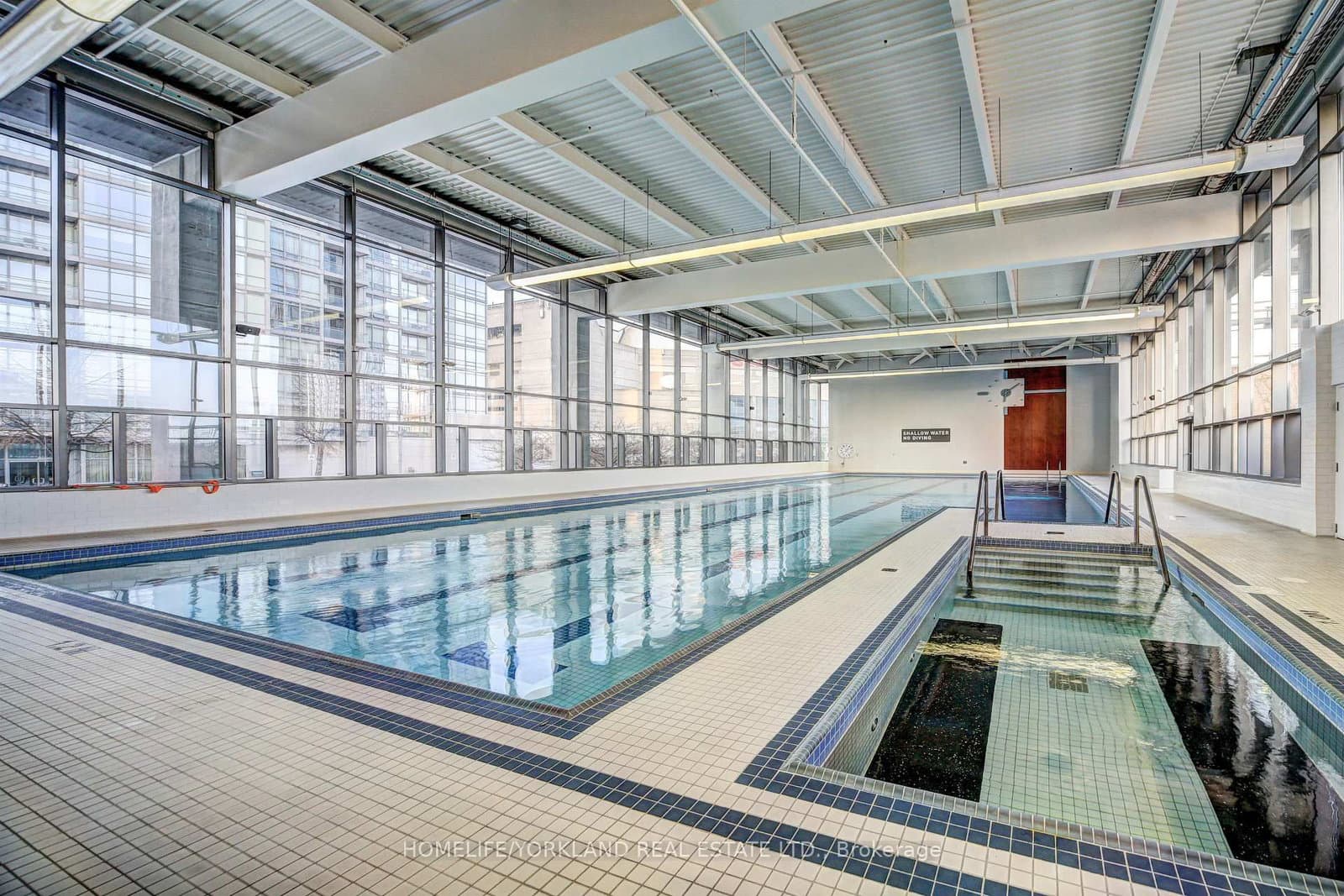 10 NW Navy Wharf Court NW, Unit PH02 thumbnail 30