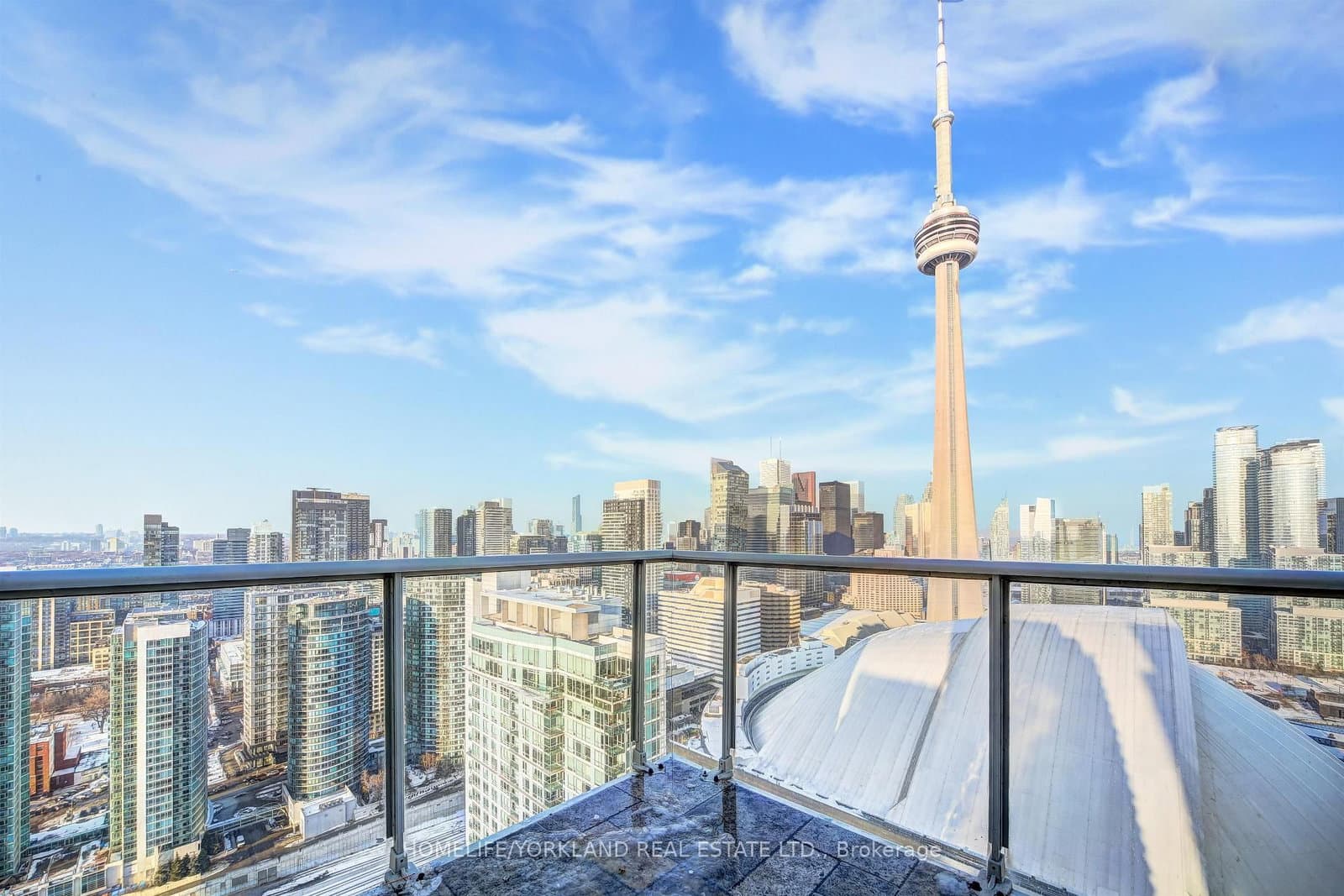 10 NW Navy Wharf Court NW, Unit PH02 thumbnail 4