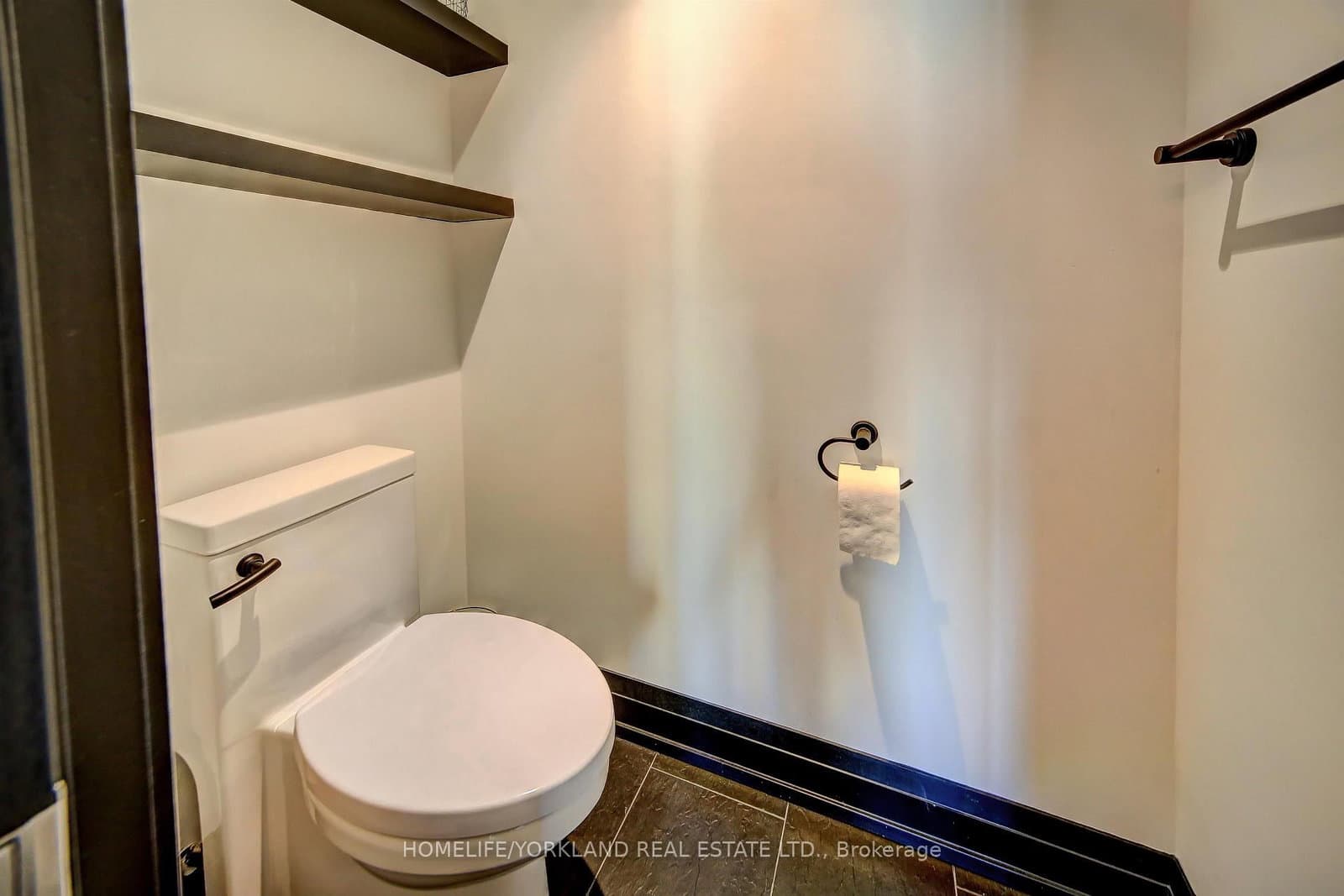 10 NW Navy Wharf Court NW, Unit PH02 thumbnail 8