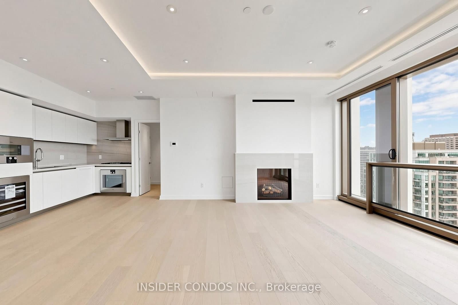 1315 Bay Street, Unit 1703 thumbnail 12