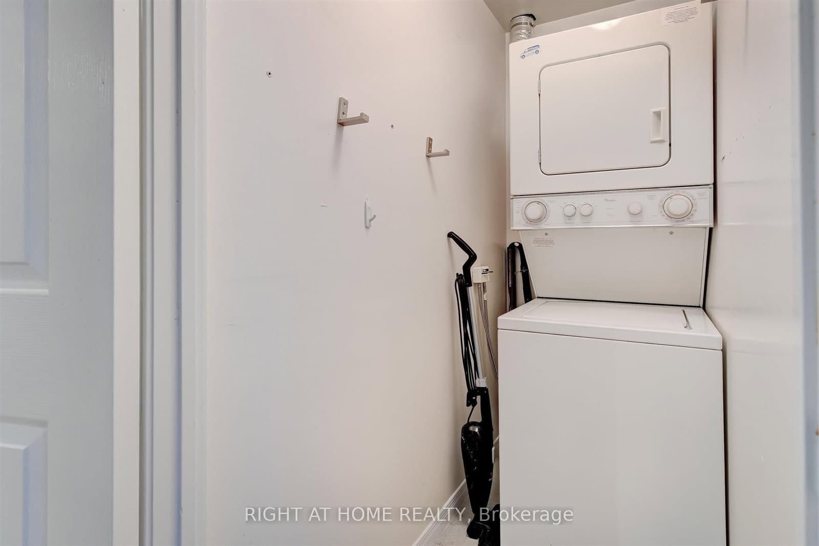 388 Bloor Street E, Unit 507 thumbnail 11