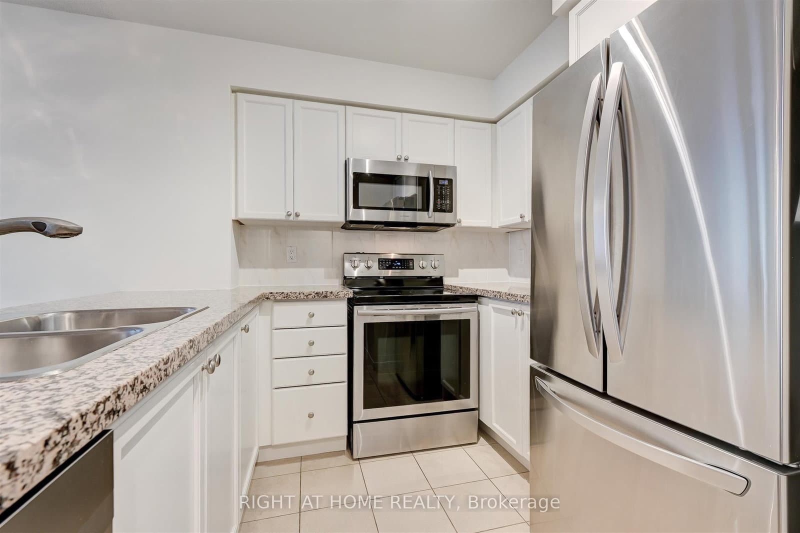 388 Bloor Street E, Unit 507 thumbnail 2