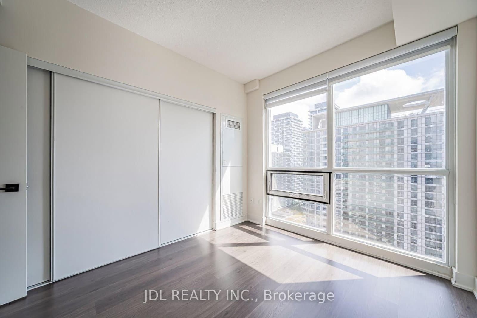 30 Roehampton Avenue, Unit 2309 thumbnail 9