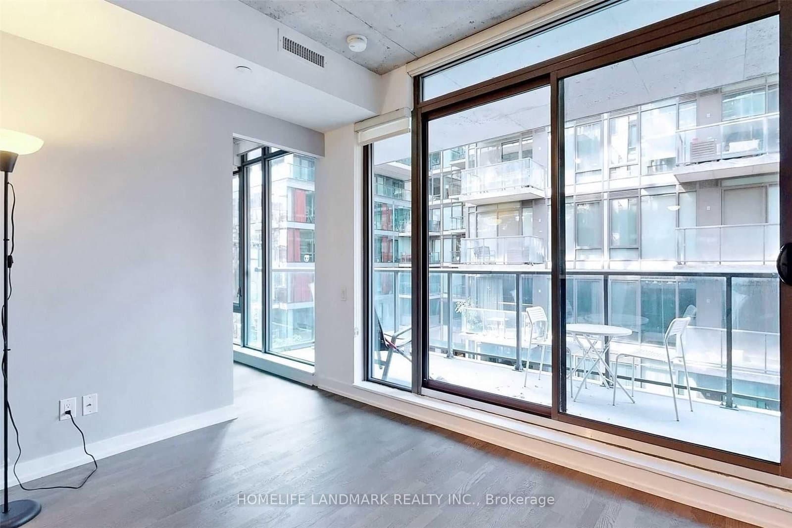 461 Adelaide Street W, Unit 437 thumbnail 6