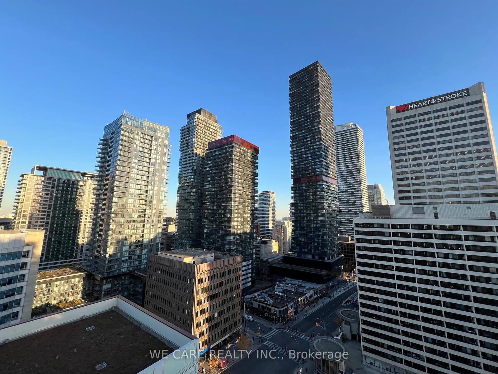 33 Helendale Avenue, Unit 1407 thumbnail 14