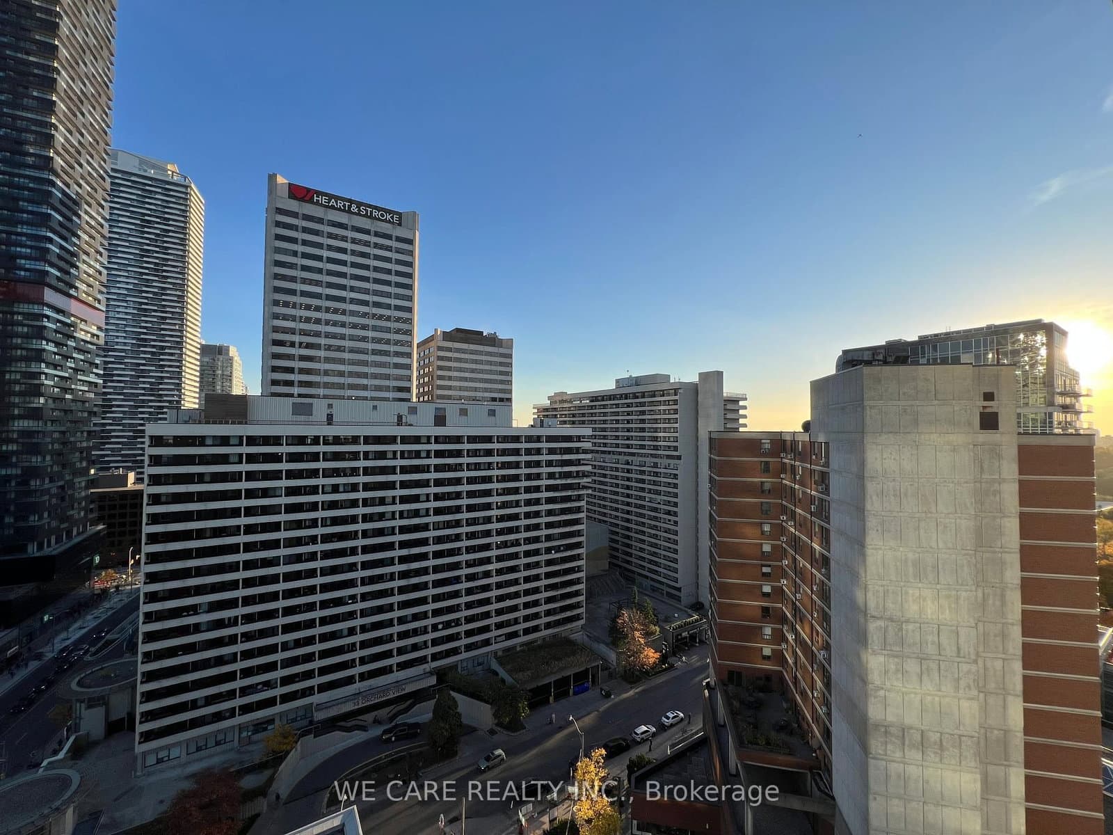 33 Helendale Avenue, Unit 1407 thumbnail 15