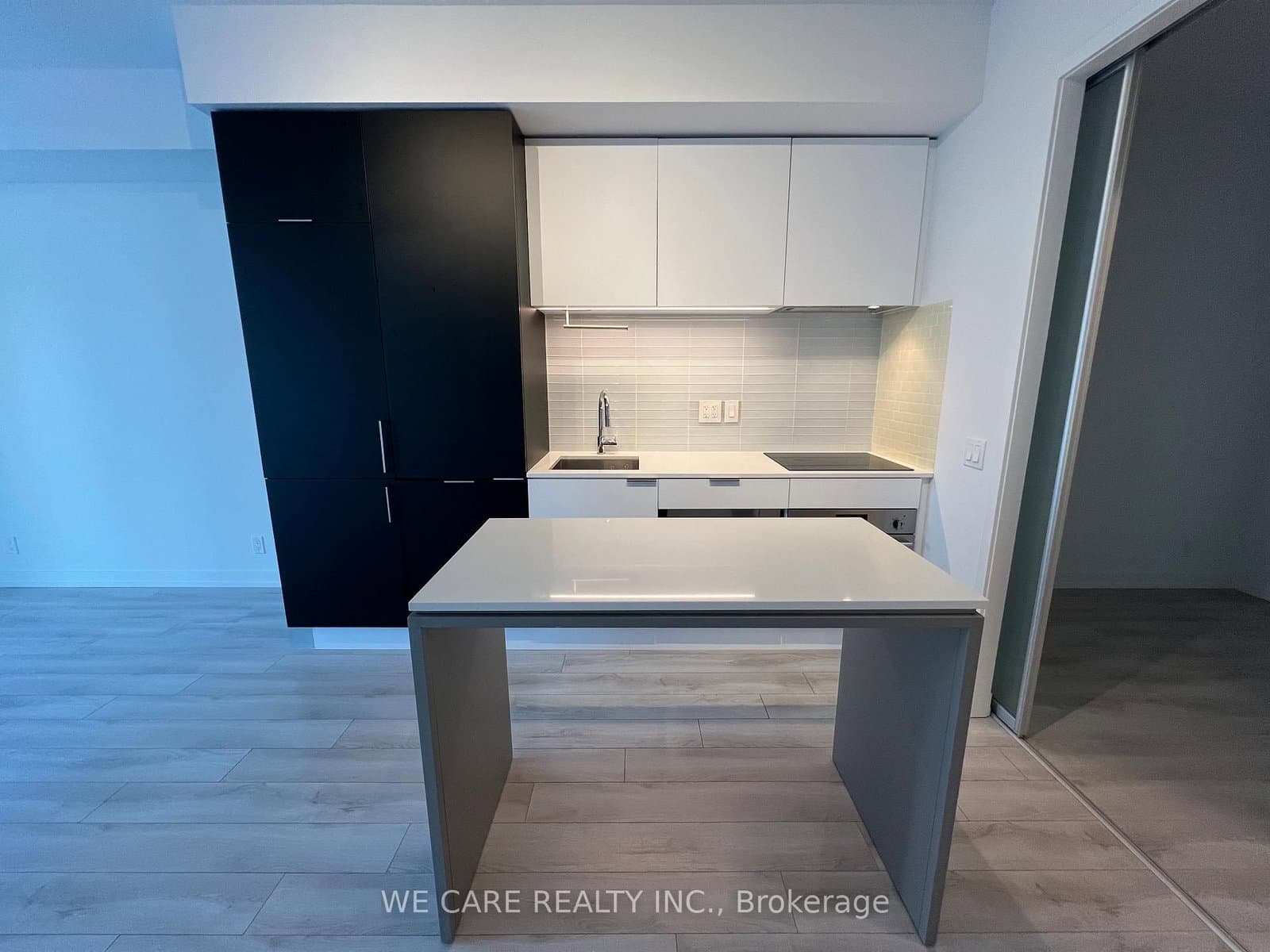 33 Helendale Avenue, Unit 1407 thumbnail 6