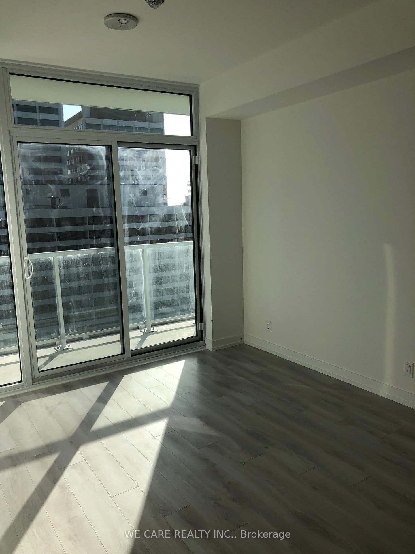 33 Helendale Avenue, Unit 1407 thumbnail 7