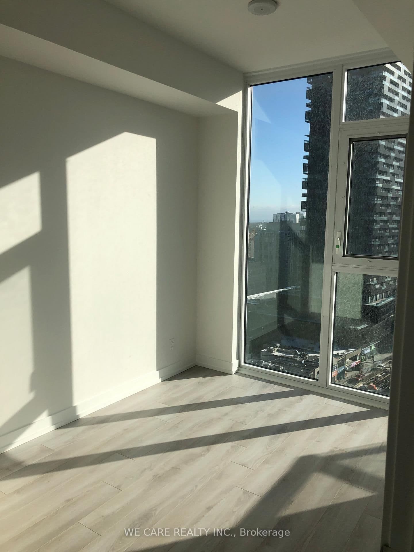 33 Helendale Avenue, Unit 1407 thumbnail 8