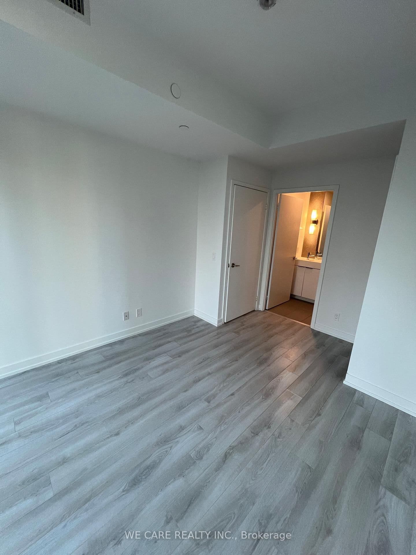 33 Helendale Avenue, Unit 1407 thumbnail 9