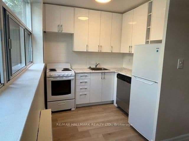 134 Lawton Boulevard, Unit 105 thumbnail 6