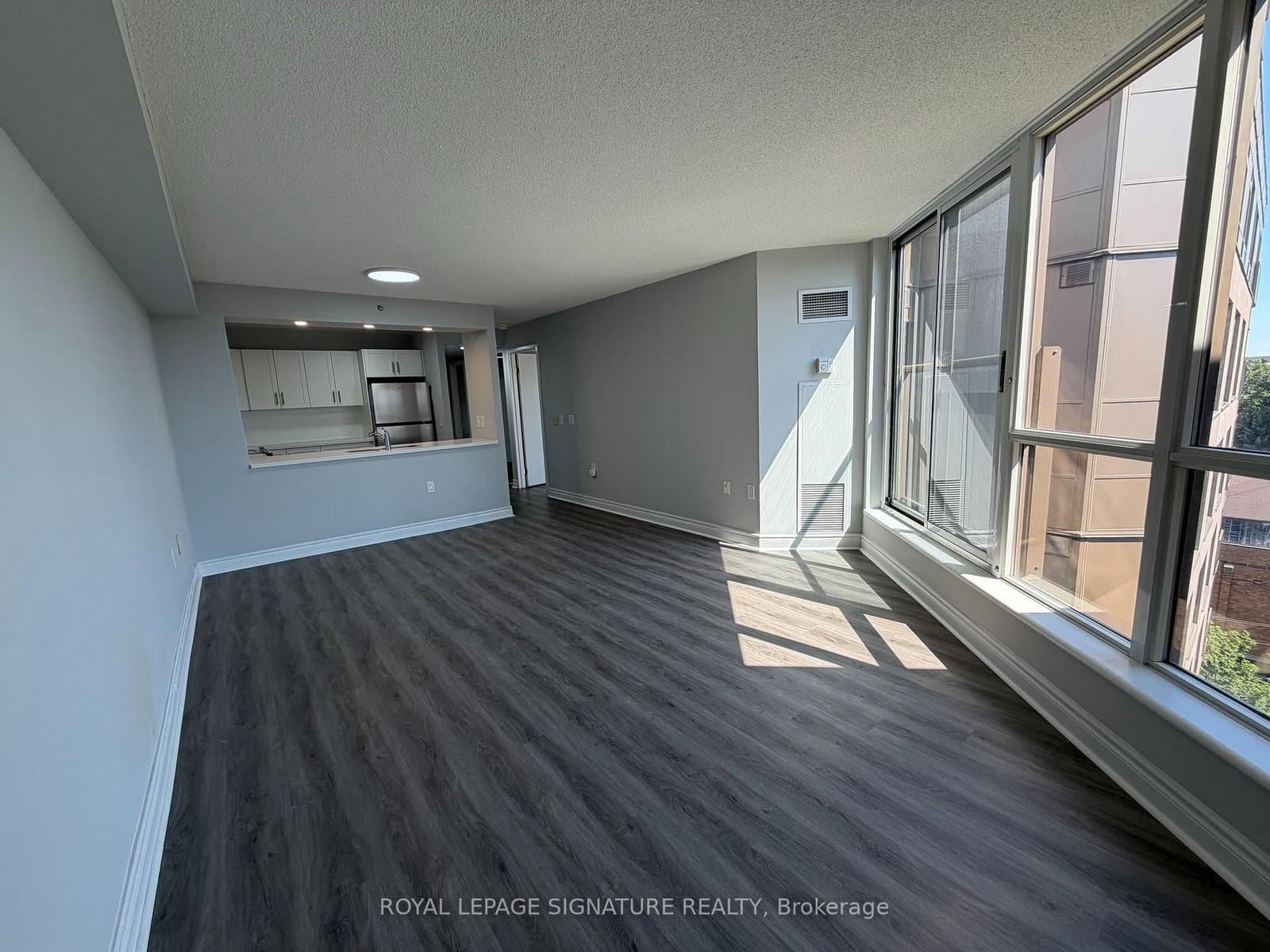 2 Neptune Drive, Unit 816 thumbnail 2