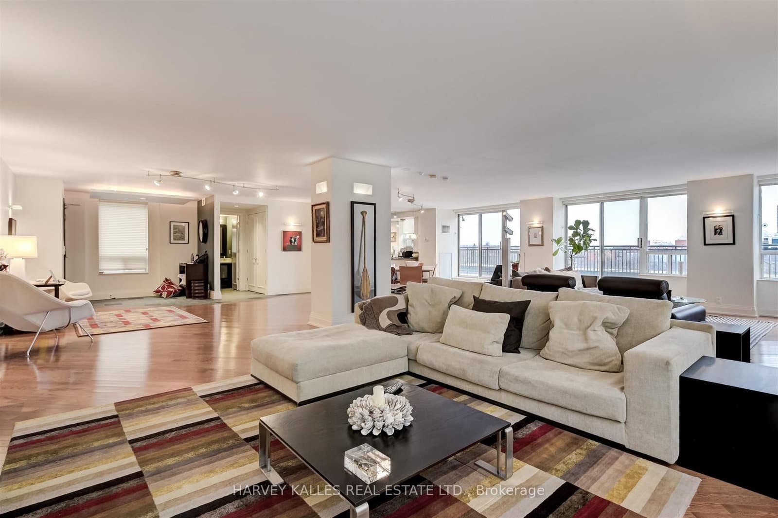 99 Avenue Road, Unit 708 thumbnail 11