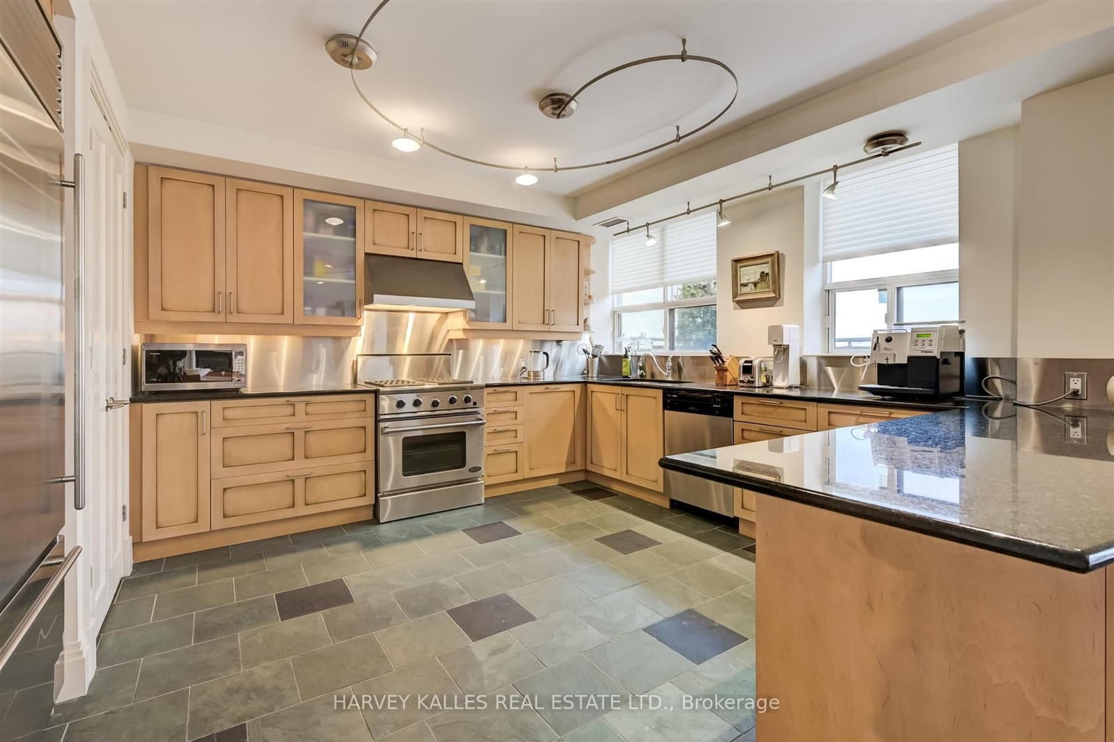 99 Avenue Road, Unit 708 thumbnail 13