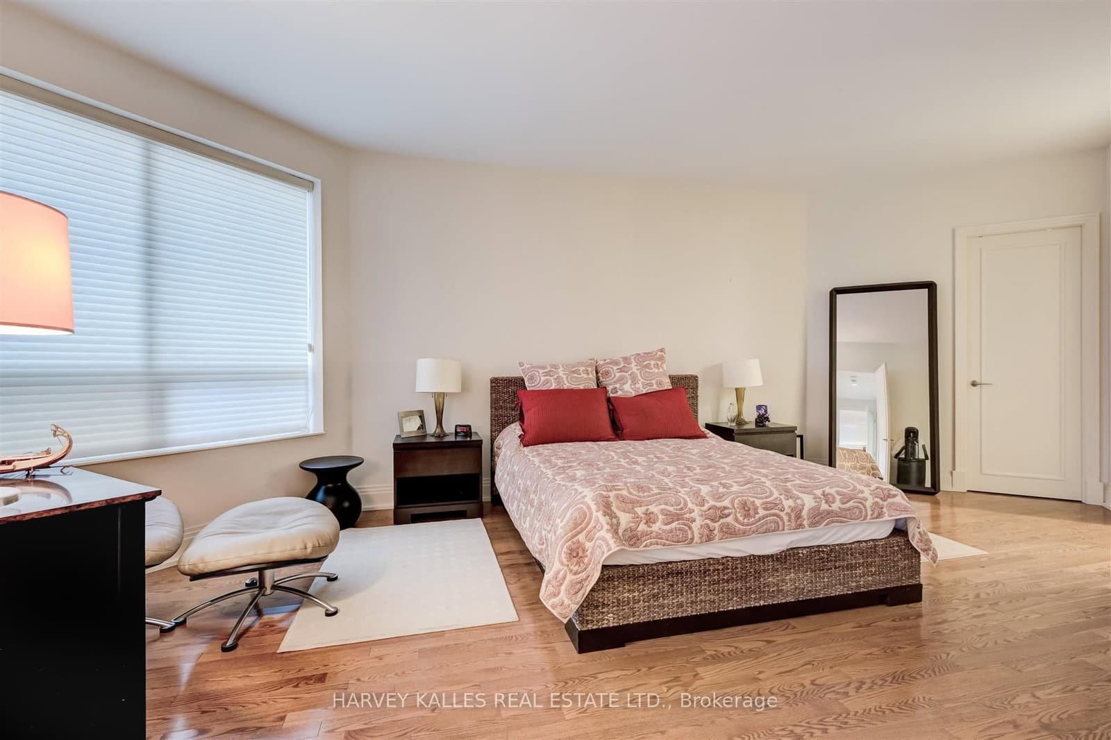 99 Avenue Road, Unit 708 thumbnail 17
