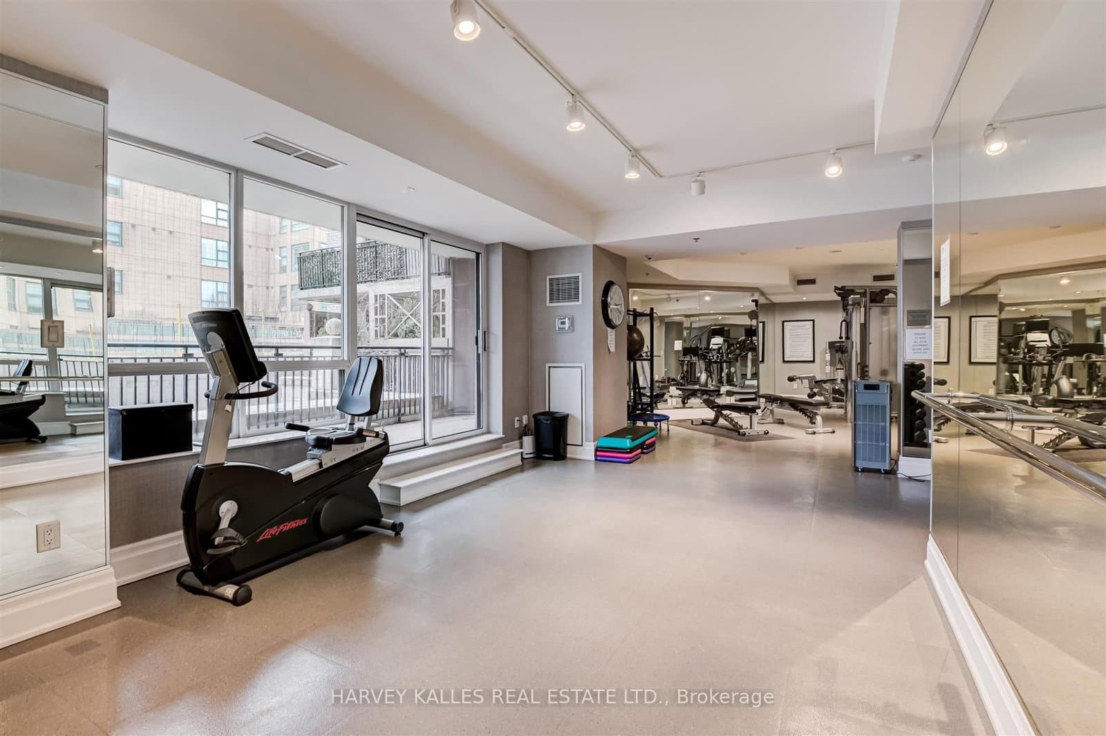 99 Avenue Road, Unit 708 thumbnail 23