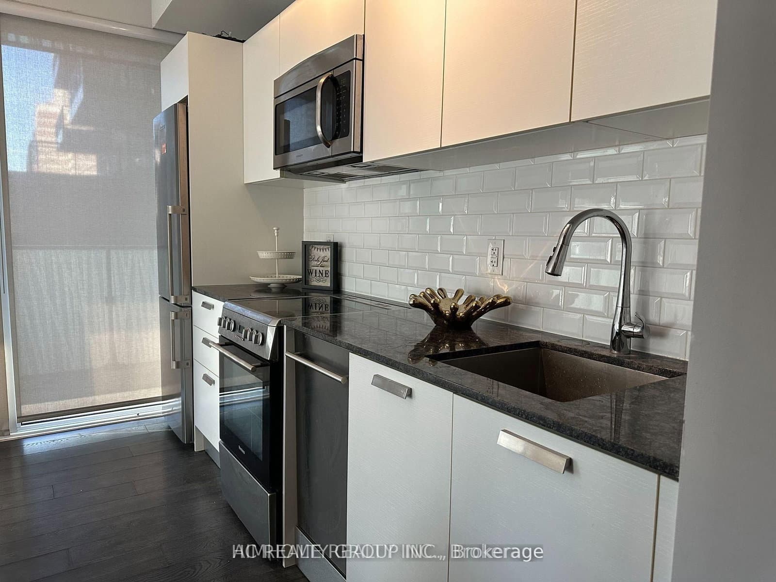 42 Charles Street, Unit 904 thumbnail 4