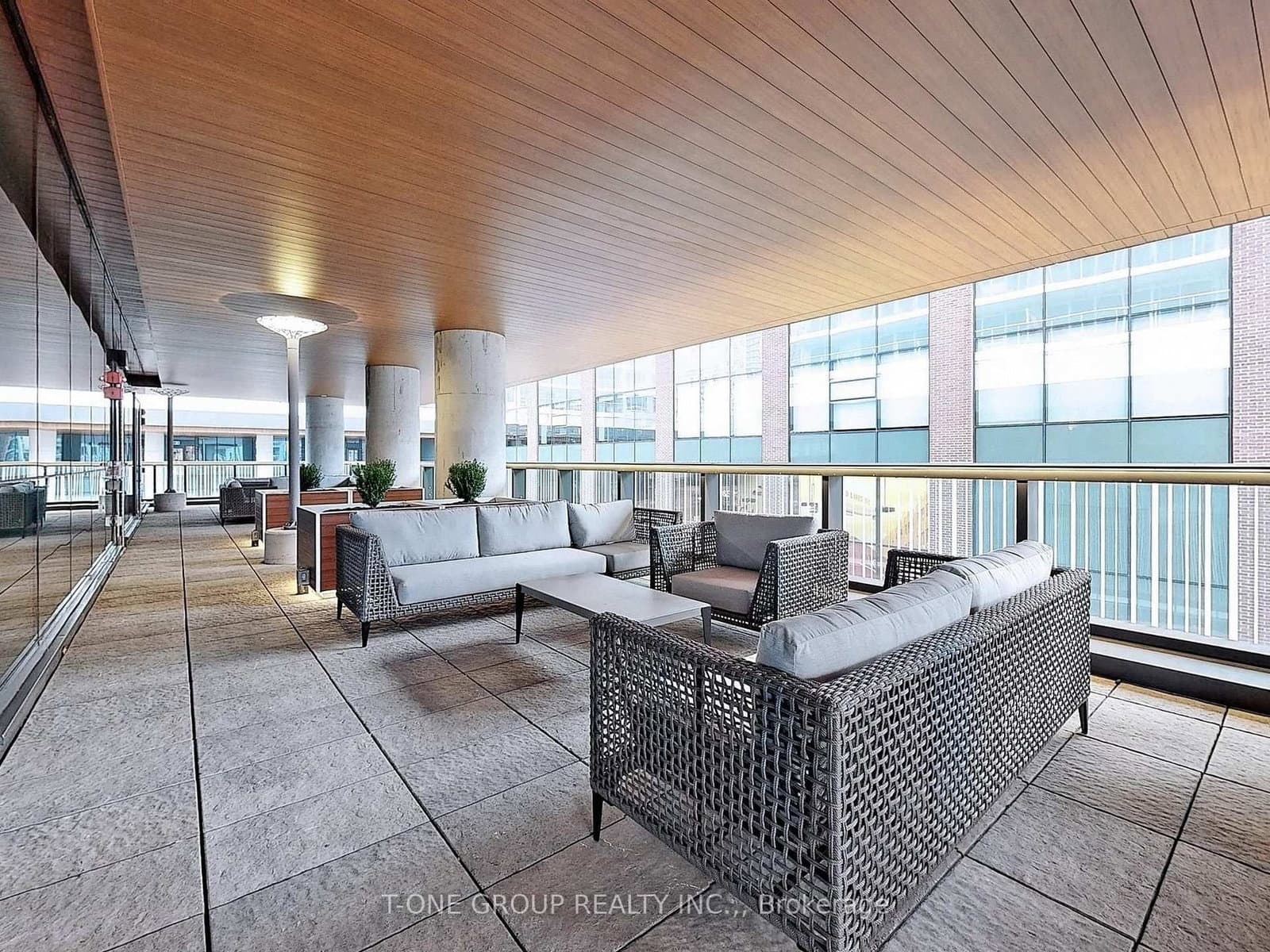 19 Bathurst Street, Unit 1502 thumbnail 40